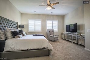 4 bedrooms, iron/ironing board, free WiFi, bed sheets - Super Bowl LVIII Rooms For Rent (Las Vegas)