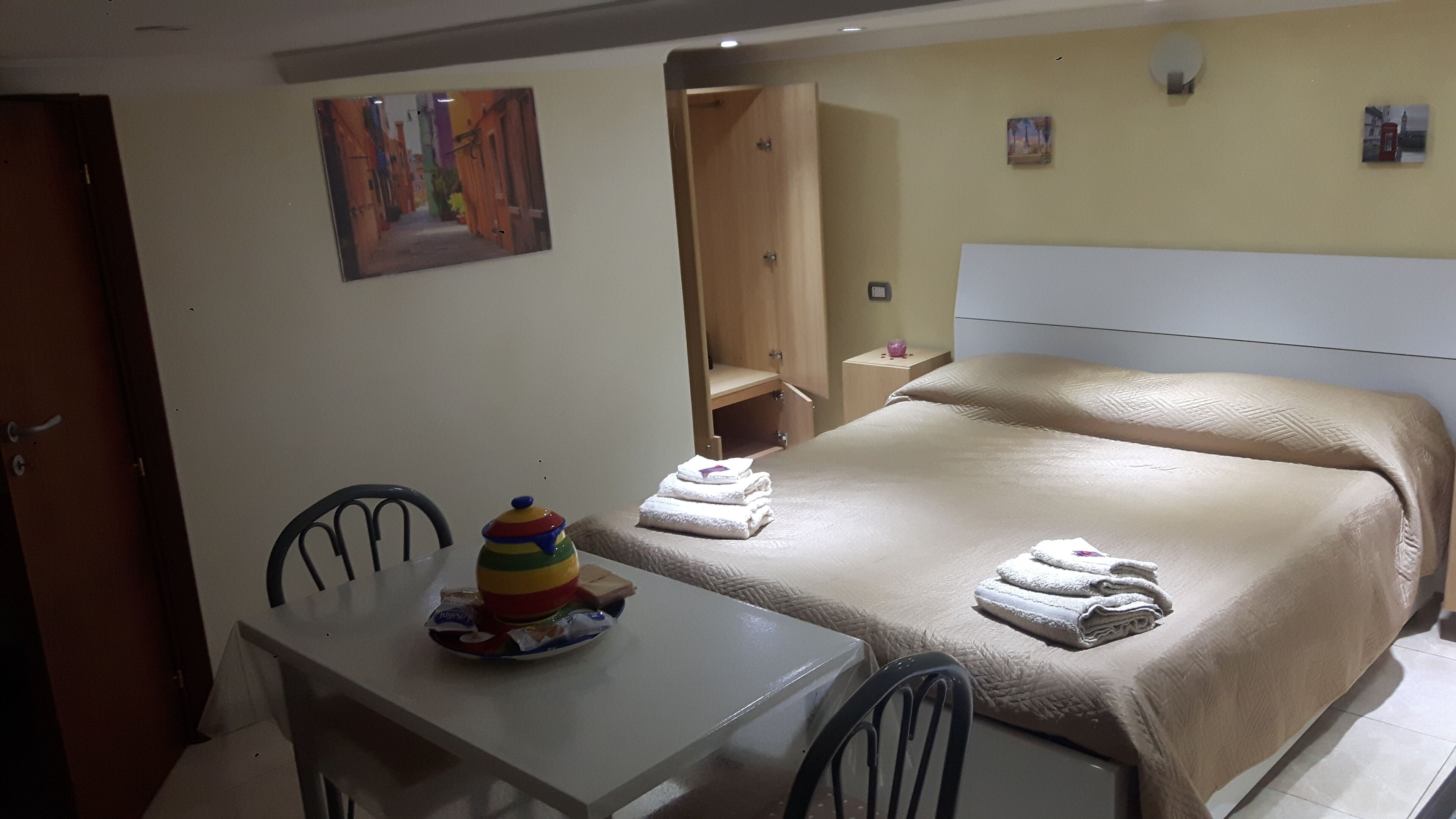 1 camera, una cassaforte in camera, insonorizzazione, Wi-Fi