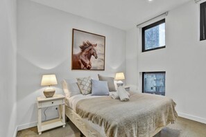 2 habitaciones, escritorio, wifi y ropa de cama 