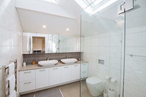 Shower, hair dryer, shampoo