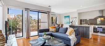 Bundoora Family Home near Uni Hill