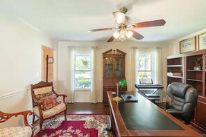 المنشأة من الداخل