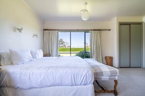 4 sovrum, skrivbord, strykjärn/strykbräda och wi-fi