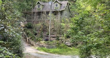 Falling Waters: Cozy Updated Cabin in the Woods