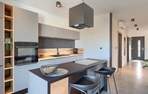 Kühlschrank, Herdplatte, Geschirrspüler