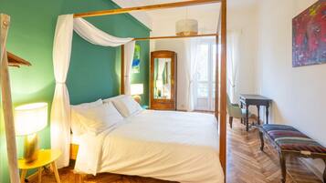 1 bedroom, desk, iron/ironing board, WiFi