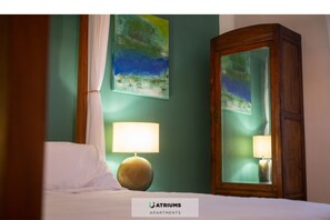 1 chambre, bureau, fer et planche à repasser, Wi-Fi