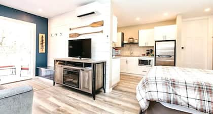 Rain Coast Retreat at Shawnigan Lake