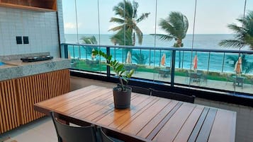 Apartment | Outdoor dining