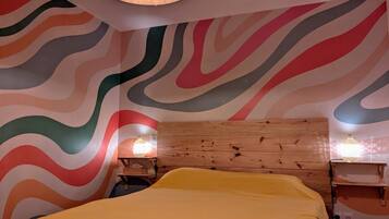 4 bedrooms, iron/ironing board, free WiFi, bed sheets