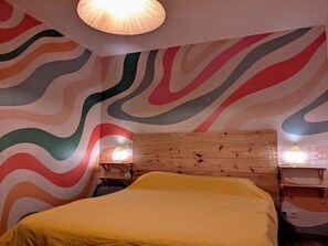 4 slaapkamers, een strijkplank/strijkijzer, gratis wifi, beddengoed