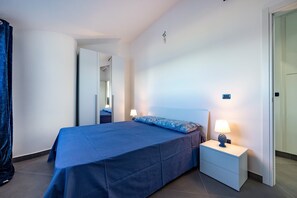 2 bedrooms, free WiFi, bed sheets - Apartment 'Seaview' with Sea View, Wi-Fi and Air Conditioning (Patti)