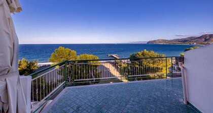 Apartment 'Seaview' with Sea View, Wi-Fi and Air Conditioning
