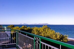 Property grounds - Apartment 'Seaview' with Sea View, Wi-Fi and Air Conditioning (Patti)