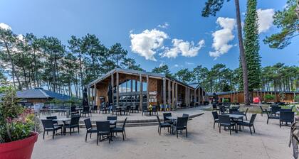 Mobile Home 'Les Dunes De Contis' with Shared Pool, Private Terrace and Air Conditioning