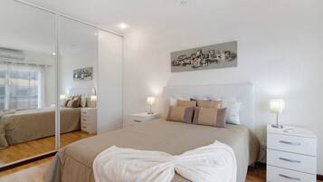 2 slaapkamers, een strijkplank/strijkijzer, gratis wifi, beddengoed