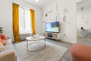 Smart TV, books - Contemporary Luxury 1BR/EWR/Nyc/Prudential (Elizabeth)