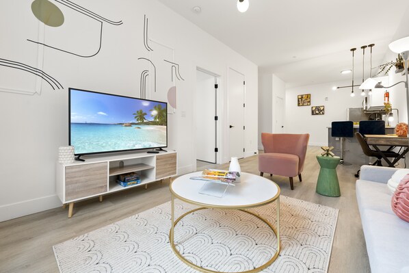 Smart TV, books - Contemporary Luxury 1BR/EWR/Nyc/Prudential (Elizabeth)