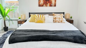 3 slaapkamers, een strijkplank/strijkijzer, wifi, beddengoed