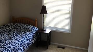 2 chambres, fer et planche à repasser, Wi-Fi, draps fournis