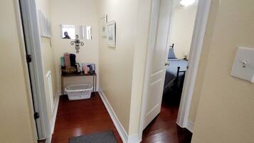 1 chambre, fer et planche Ă repasser, Wi-Fi gratuit, draps fournis