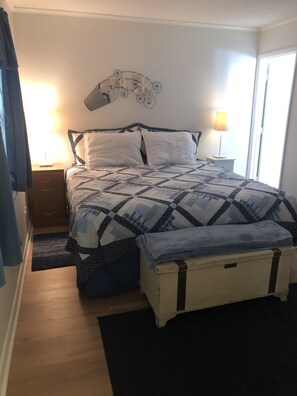 2 soverom, strykejern/-brett, wi-fi (inkludert) og sengetøy