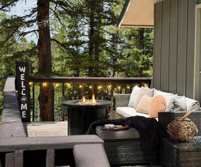 The Den- Forest Cabin Retreat