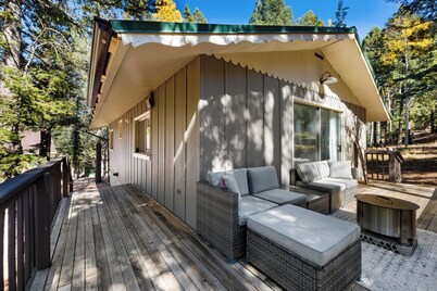 Cozy Winter Cabin! On 1 Acre w Wood Burning Fireplace and Dark Skies!