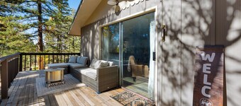 Cozy Winter Cabin! On 1 Acre w Wood Burning Fireplace and Dark Skies!