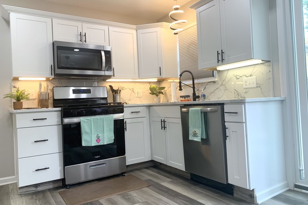 Refrigerador, microondas, horno, placa de cocina