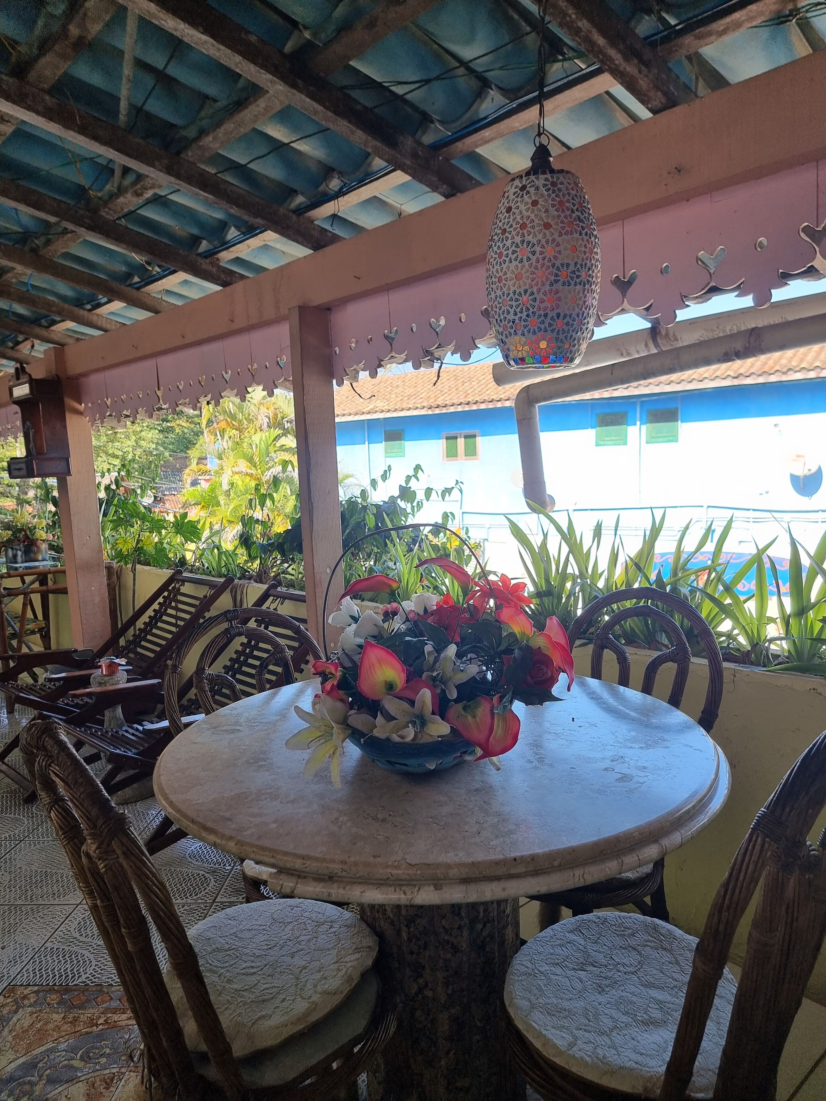 32-inch flat-screen TV with digital channels