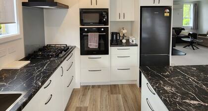 Recently Renovated Cottage in Picturesque Kaikoura.