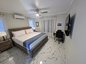 1 quarto, escrivaninha, ferros/tábuas de passar roupa, Wi-Fi