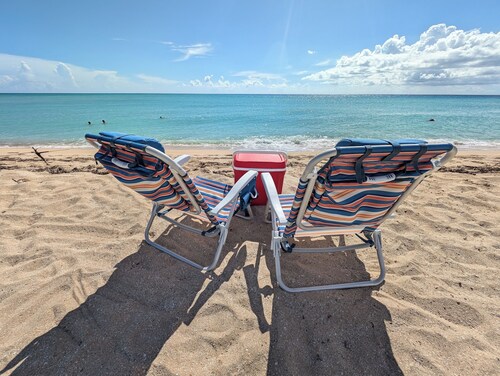 NEW Fully Renovated - Close to Beaches & Shopping!