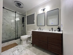 Shower, hair dryer, towels, soap - NEW Fully Renovated - Close to Beaches & Shopping! (Christiansted)