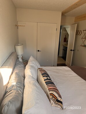 Free WiFi, bed sheets