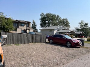 Property grounds - Grateful Studio with King Bed (Bozeman)