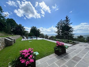 Property grounds - Wonderful private villa for 8 people with A/C, private pool, WIFI, veranda and panoramic view (Cortona)