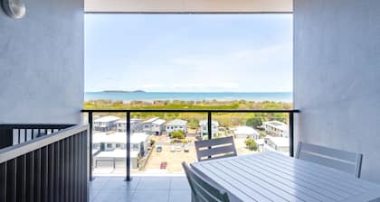 WhitsunStays - The Regal 2br/2bth, central