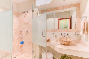 Comfort-Apartment, 2 Schlafzimmer, Badewanne | Badezimmer