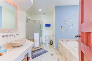 Comfort Apartment, 2 Bedrooms, Bathtub | Bathroom