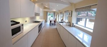 Stunning 3BD Victorian House in Bramhall Village