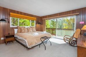 3 bedrooms, WiFi, bed sheets, wheelchair access - River's Edge w/ BBQ, Wifi, Firepit! (Yosemite National Park)