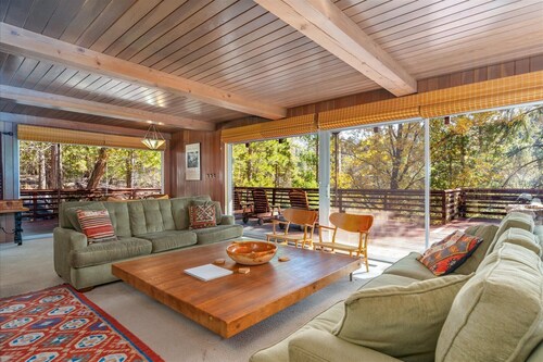 River's Edge w/ BBQ, Wifi, Firepit!