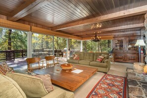 Interior - River's Edge w/ BBQ, Wifi, Firepit! (Yosemite National Park)