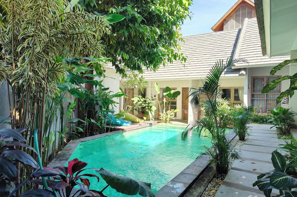 Manuver Surf and Stay Uluwatu Bali
