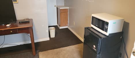 Classic-Studio | Wohnbereich | 42-Zoll-LED-Fernseher mit Kabelempfang