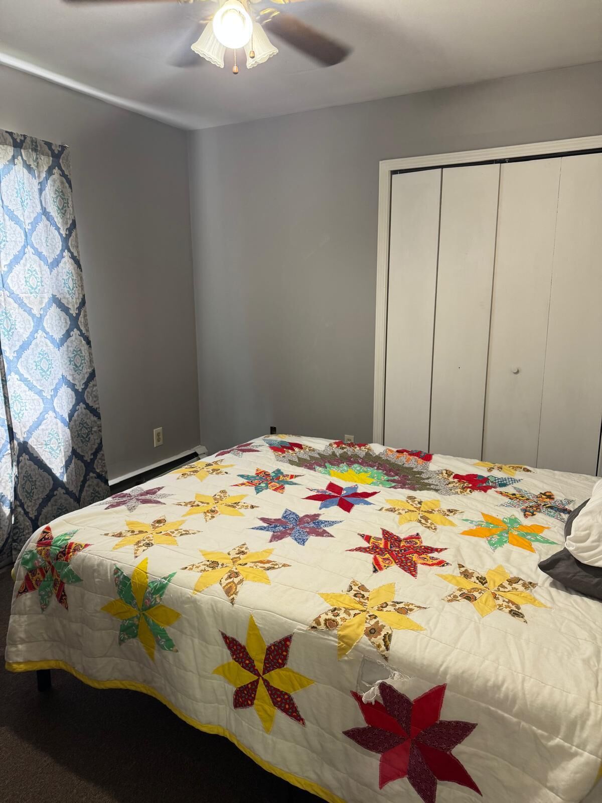 Comfort Apartment | Hypo-allergenic bedding available, desk, blackout drapes
