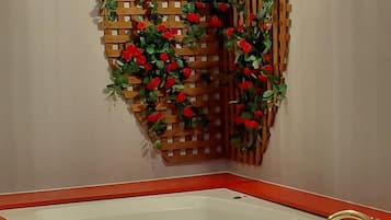 Luxury Room | Bathroom