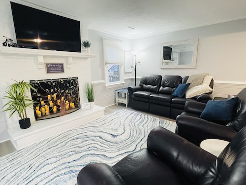 Townhome Newly renovated in GreatBridge, Chesapeake, ⭐️⭐️⭐️⭐️⭐️ on another site